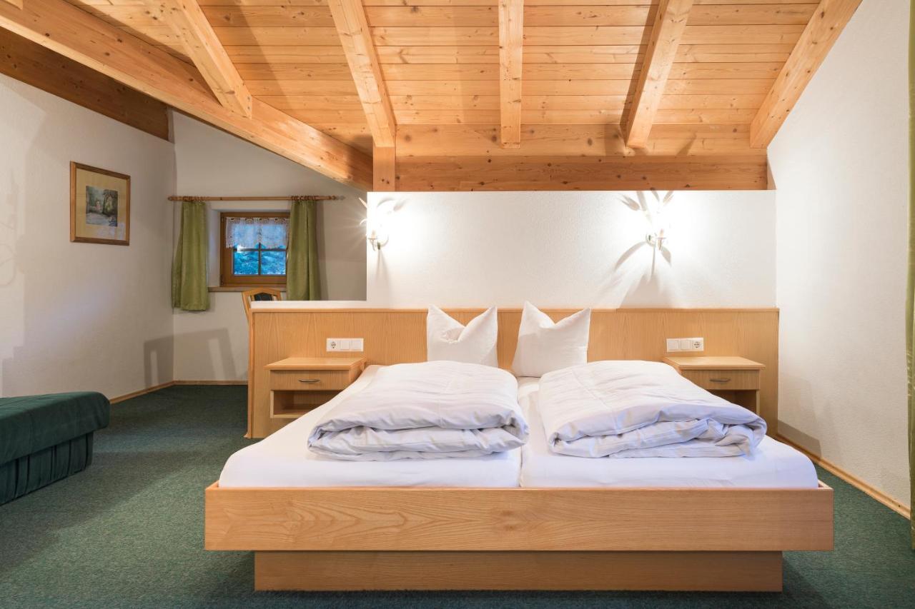 Schoene Aussicht Bed & Breakfast 3*